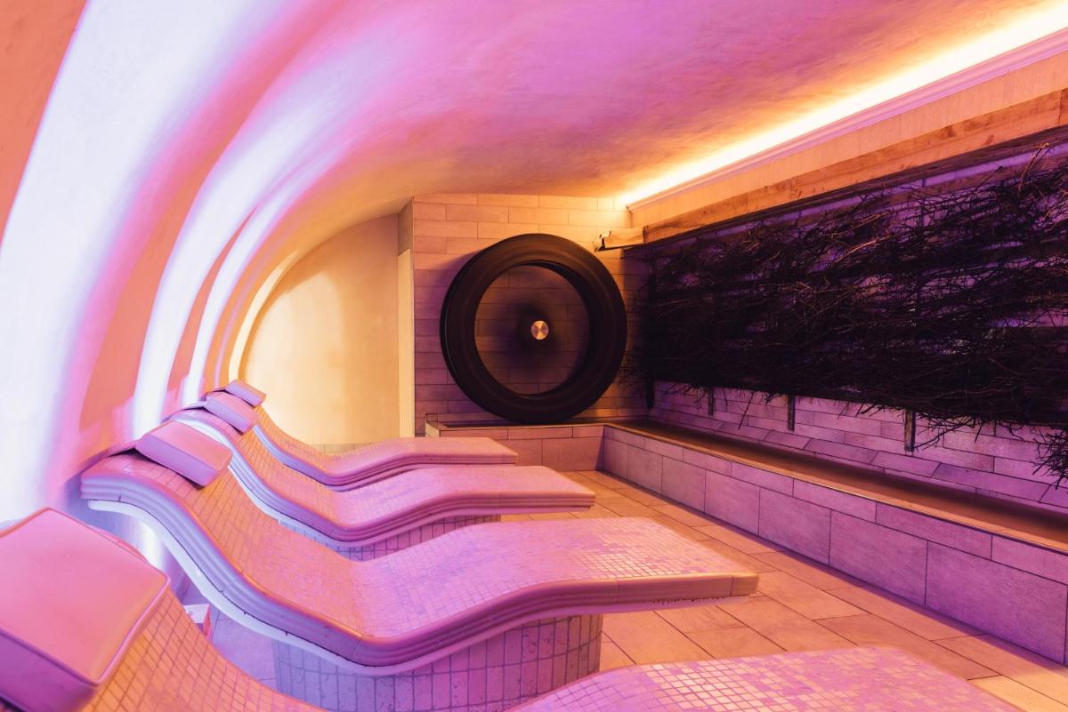 Alpenpalace Luxury Hideaway & Spa Retreat