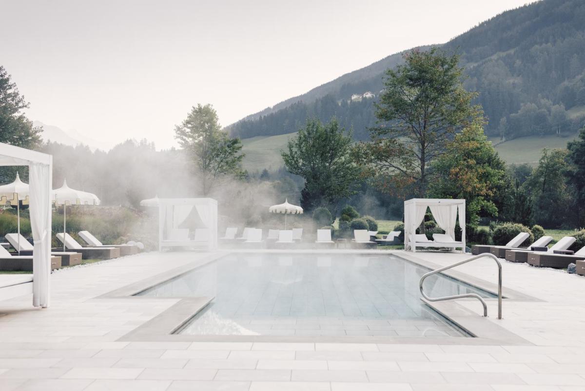 Alpenpalace Luxury Hideaway & Spa Retreat