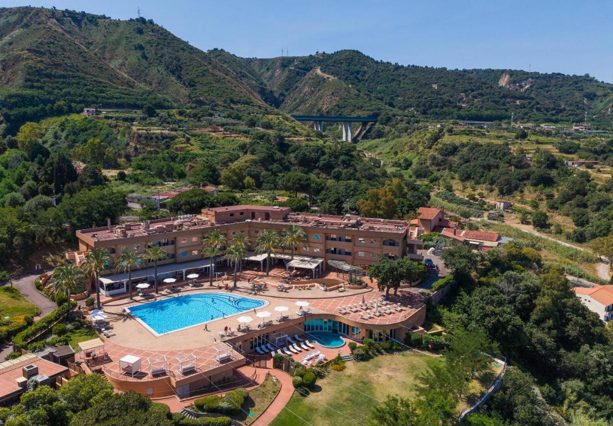 Altafiumara Resort & Spa