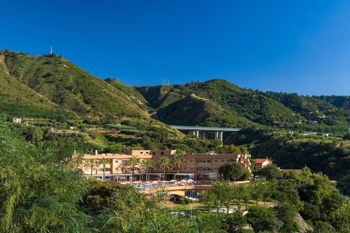 Altafiumara Resort & Spa