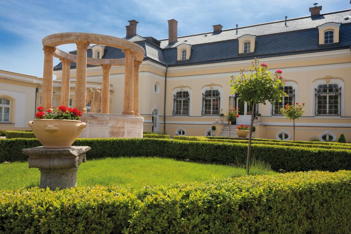 Amade Château