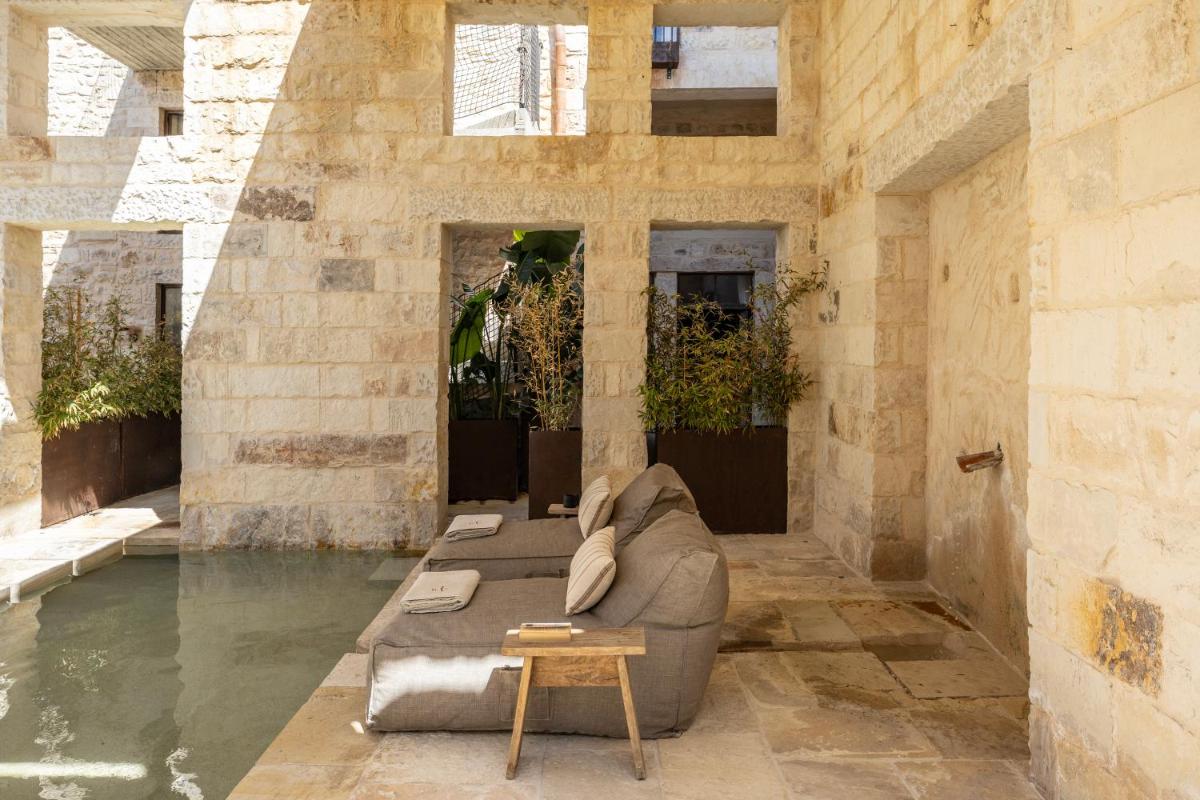 Amalen Suites Adults Only