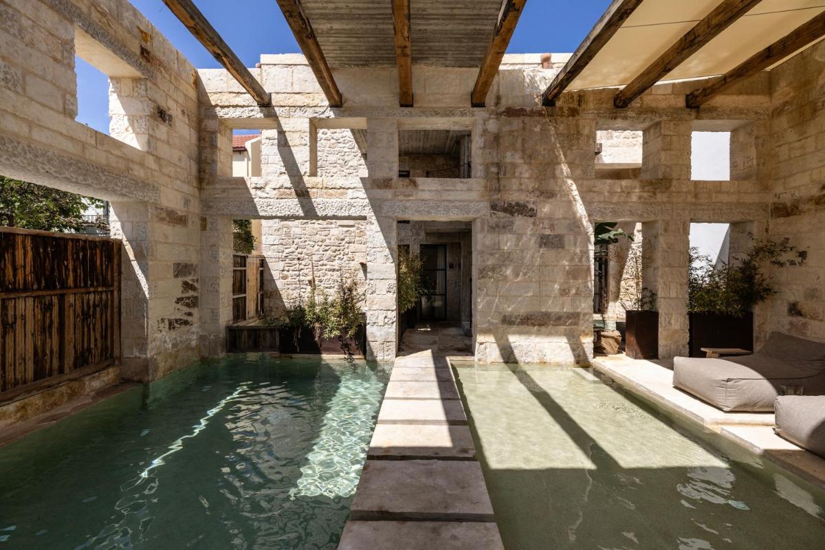 Amalen Suites Adults Only