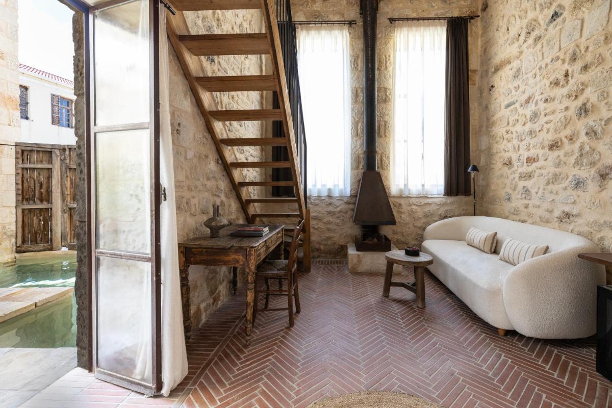 Amalen Suites Adults Only