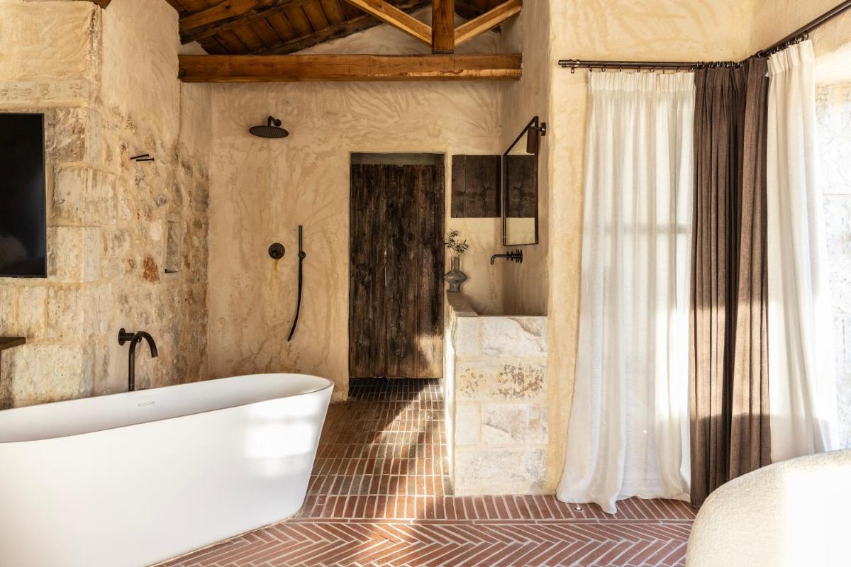 Amalen Suites Adults Only