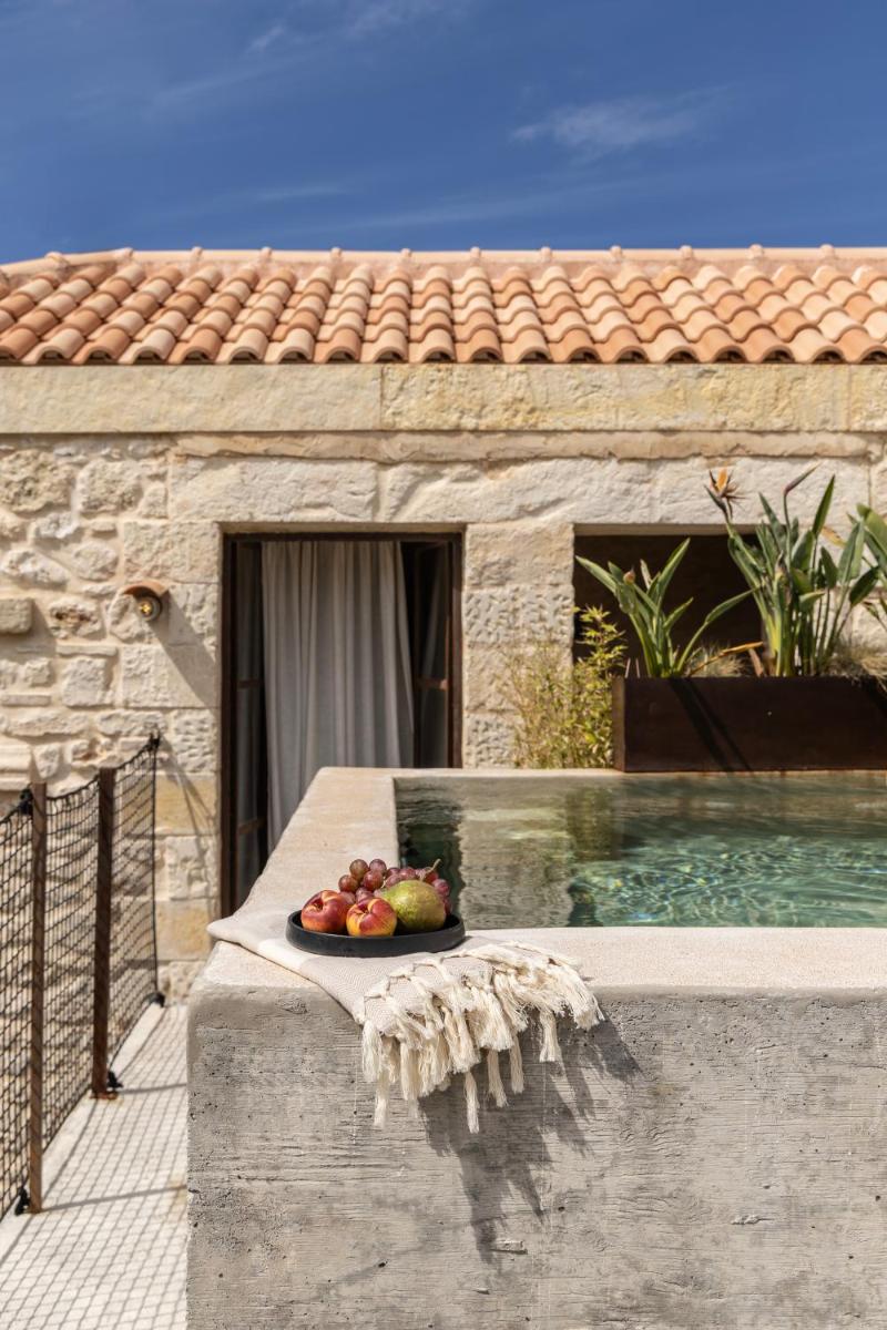 Amalen Suites Adults Only