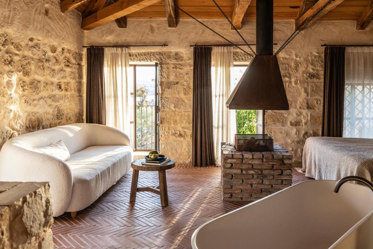 Amalen Suites Adults Only