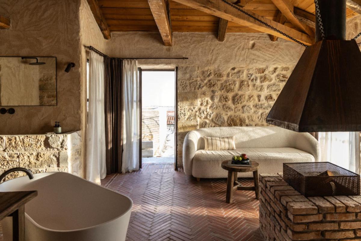 Amalen Suites Adults Only