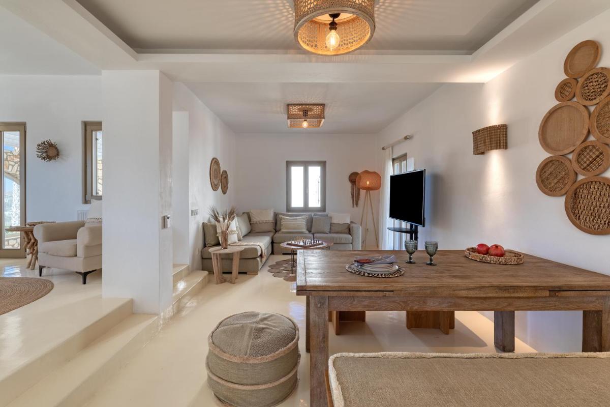 Amalgam Homes Paros