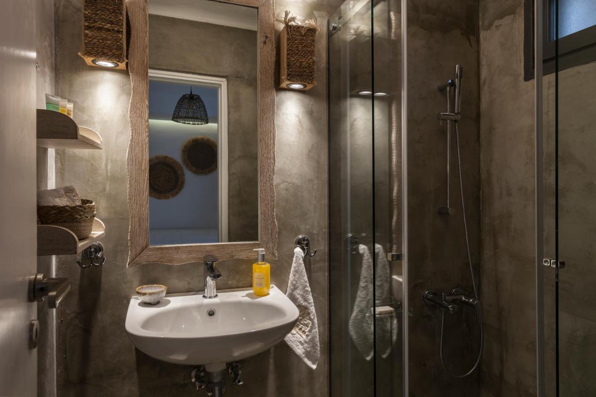 Amalgam Homes Paros