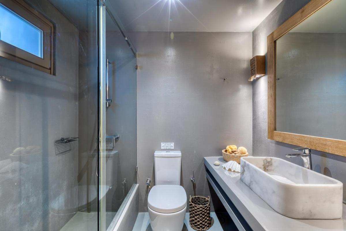 Amalgam Homes Paros
