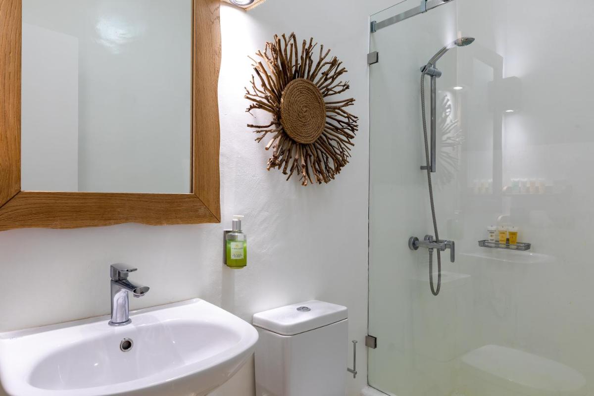 Amalgam Homes Paros