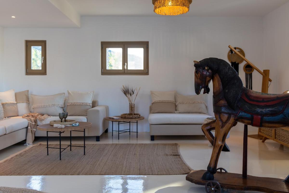 Amalgam Homes Paros