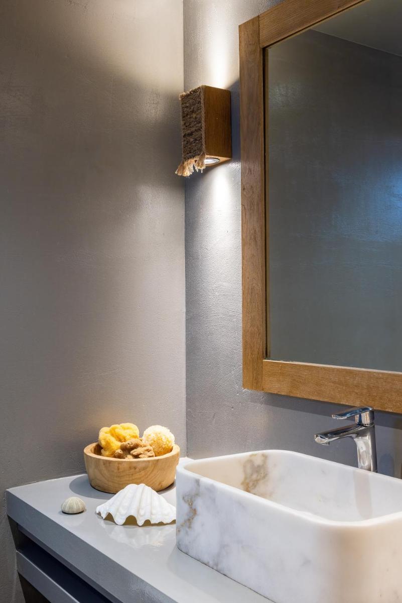 Amalgam Homes Paros