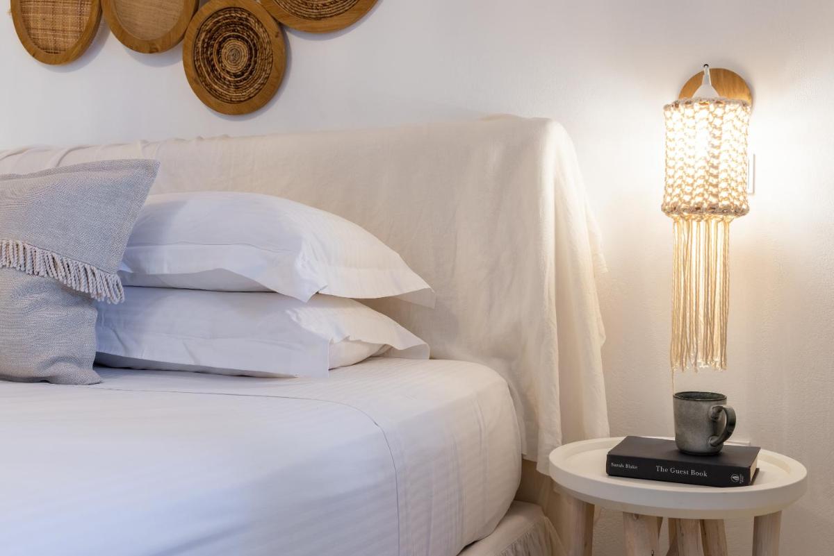Amalgam Homes Paros