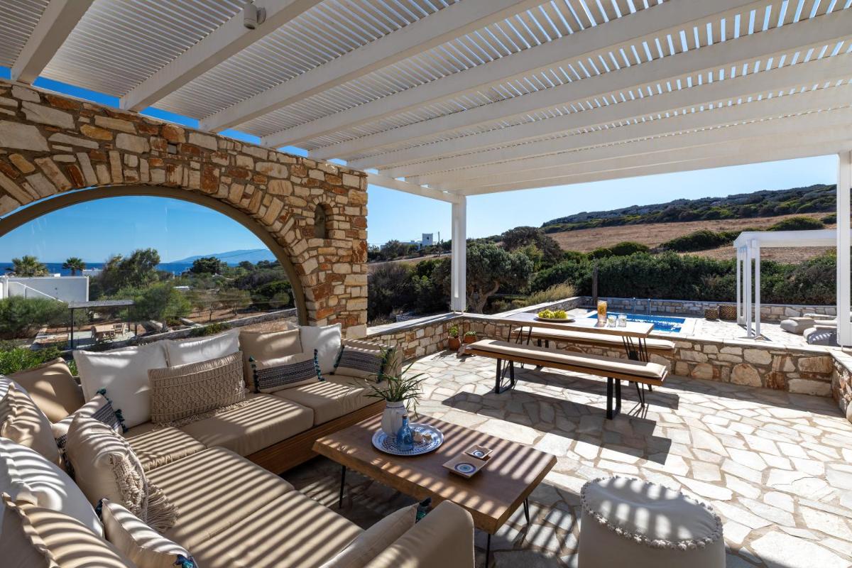 Amalgam Homes Paros