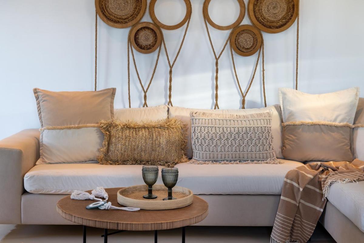 Amalgam Homes Paros