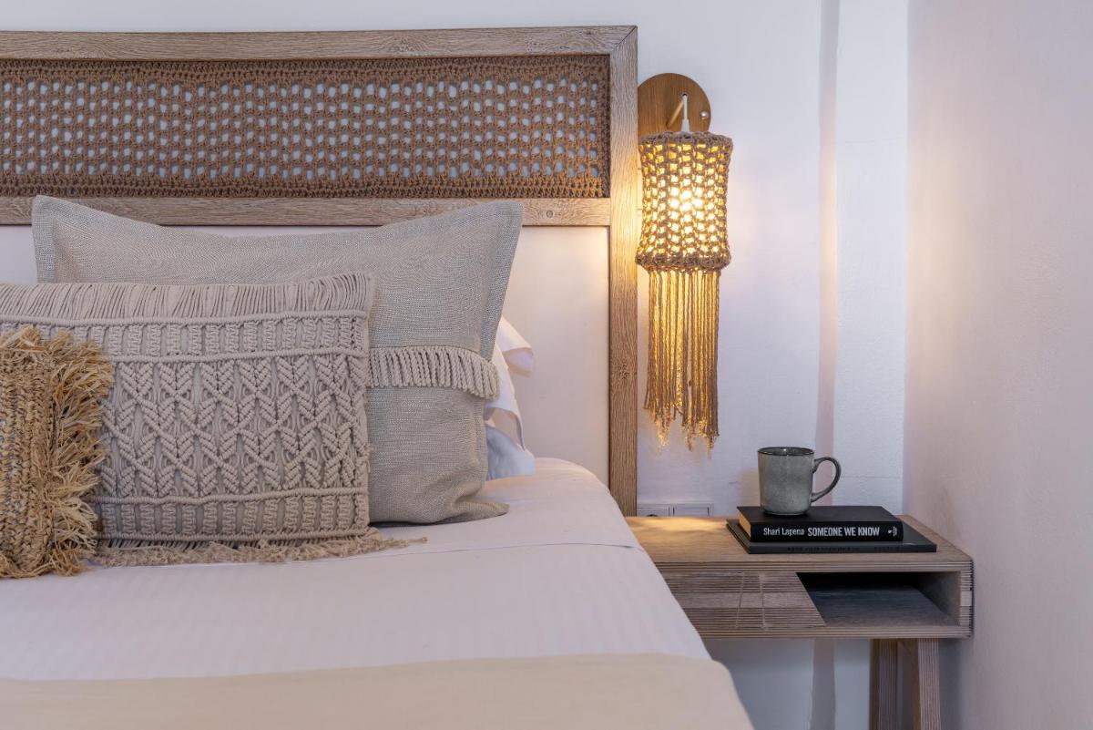 Amalgam Homes Paros