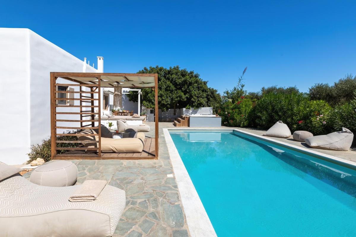 Amalgam Homes Paros