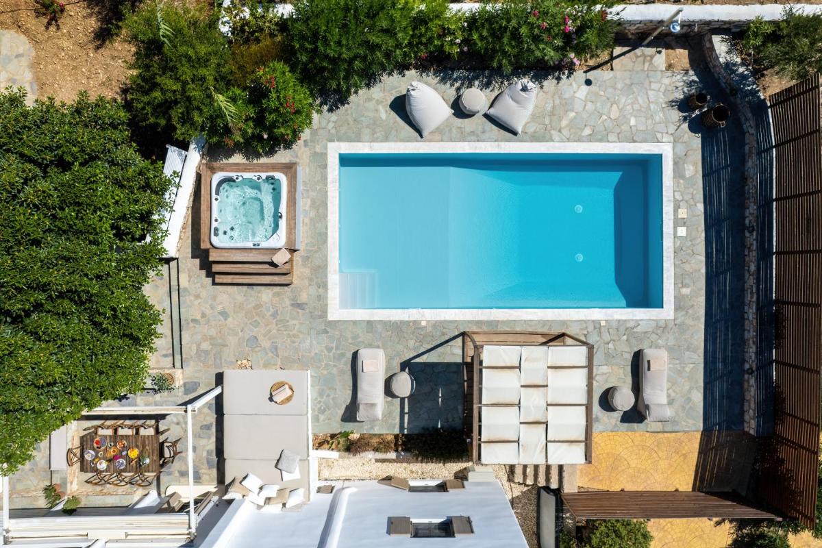 Amalgam Homes Paros
