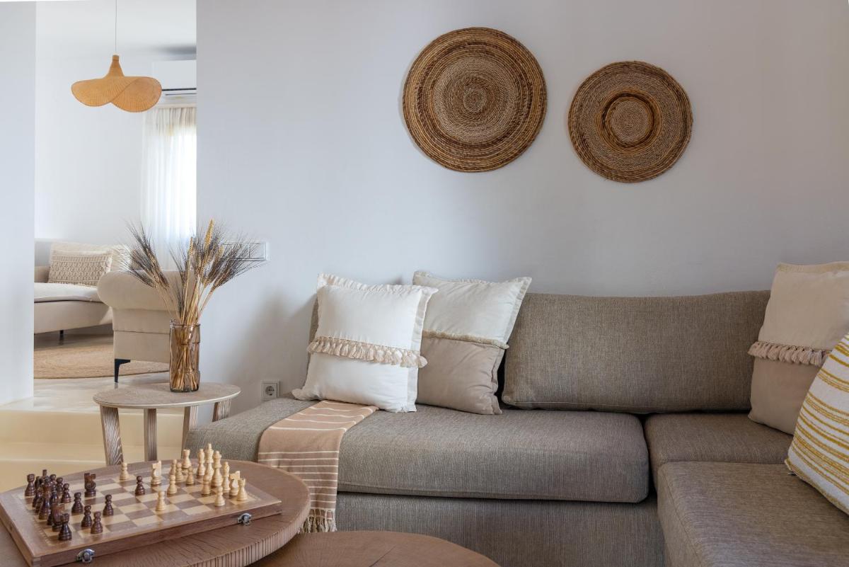Amalgam Homes Paros
