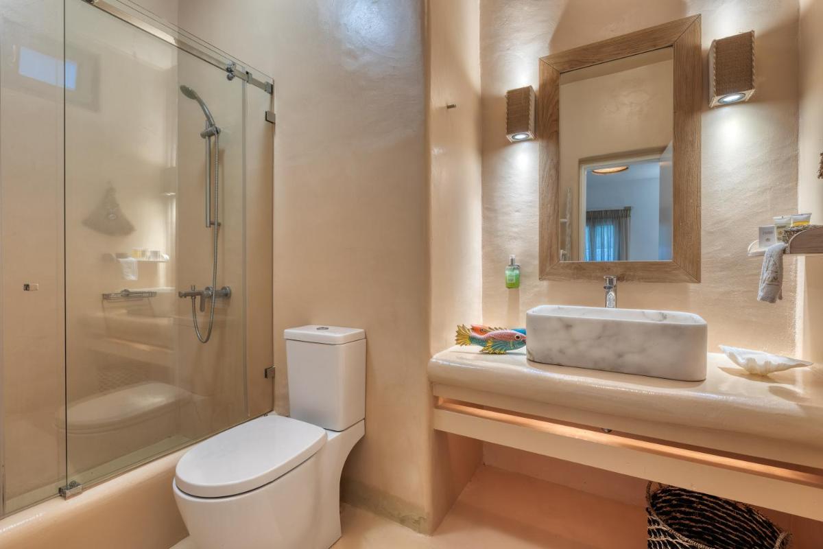 Amalgam Homes Paros