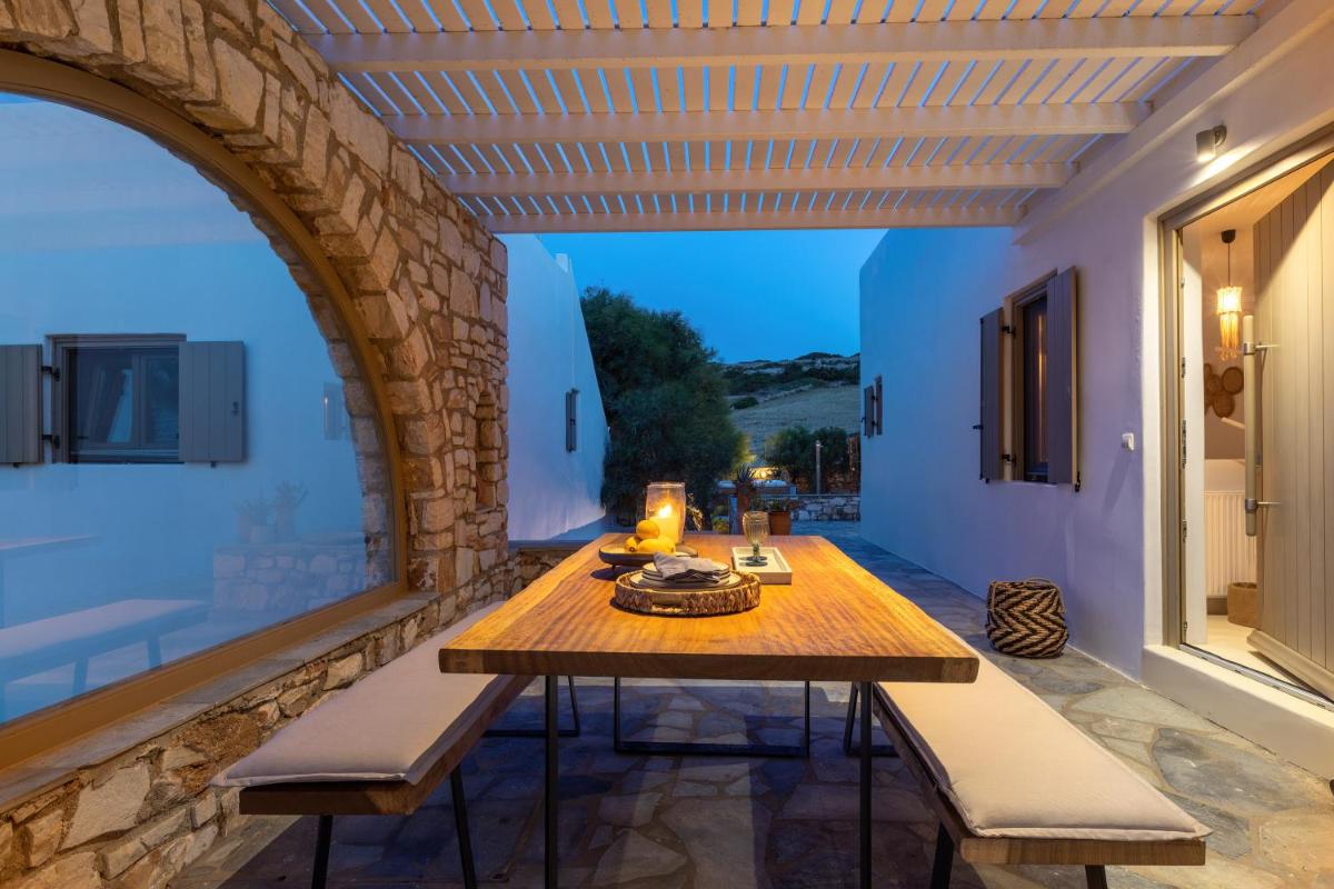Amalgam Homes Paros