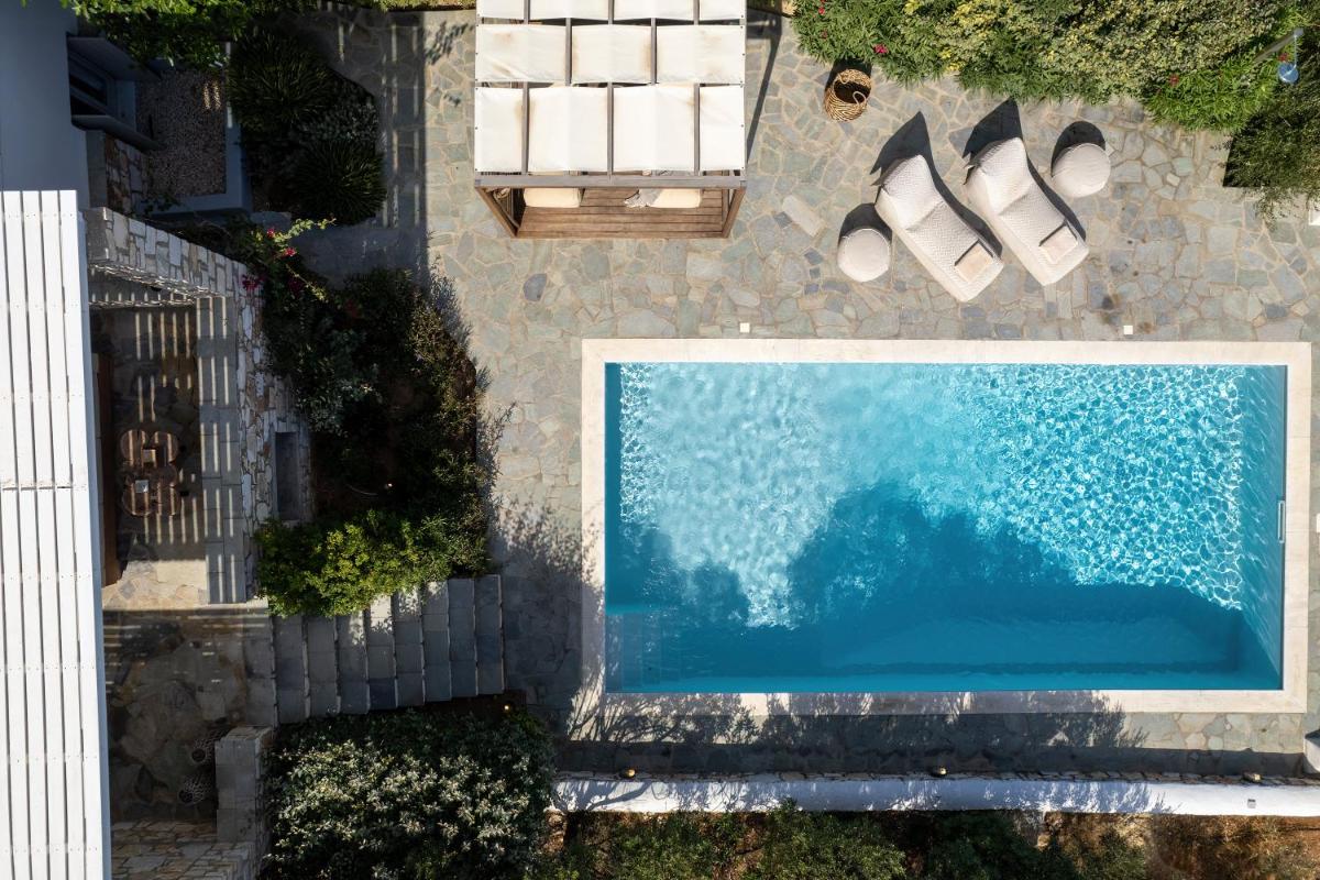 Amalgam Homes Paros