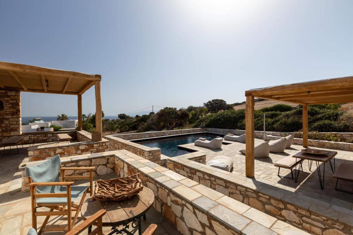 Amalgam Homes Paros