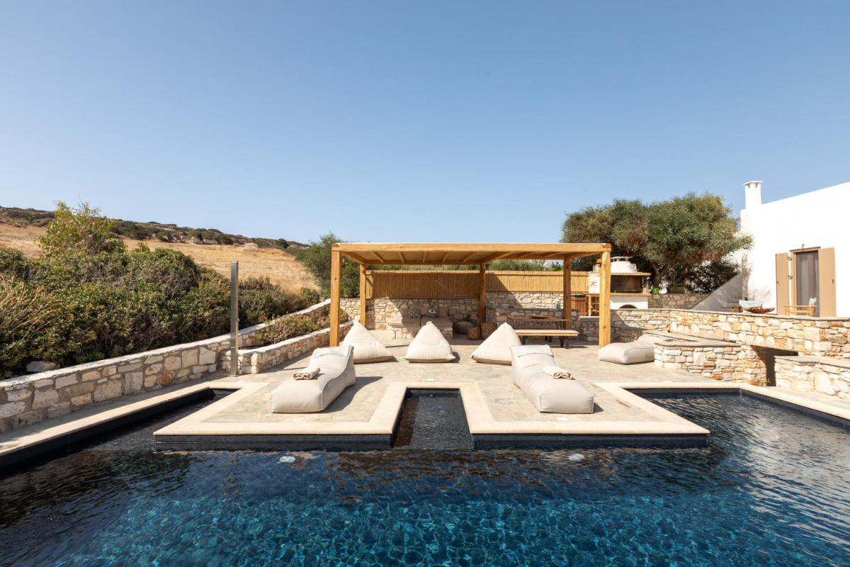 Amalgam Homes Paros