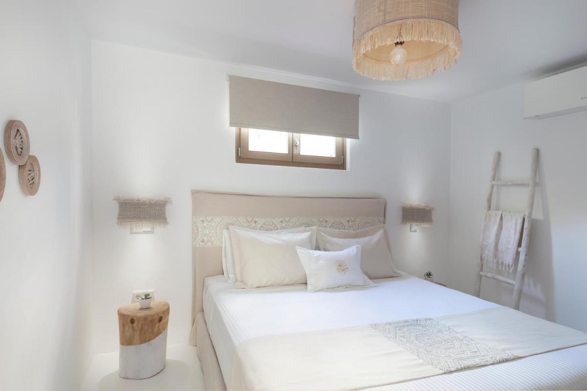 Amalgam Homes Paros