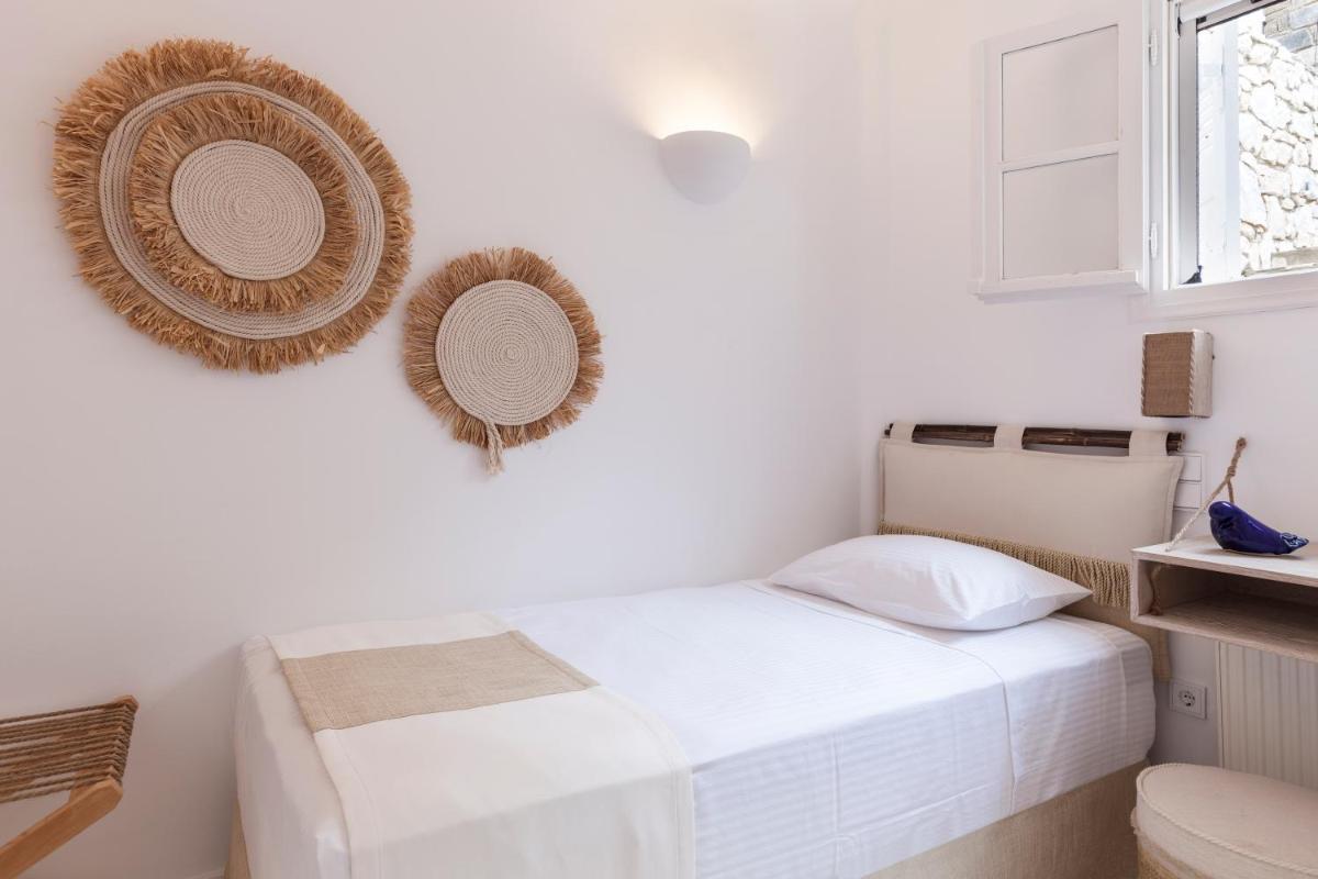 Amalgam Homes Paros
