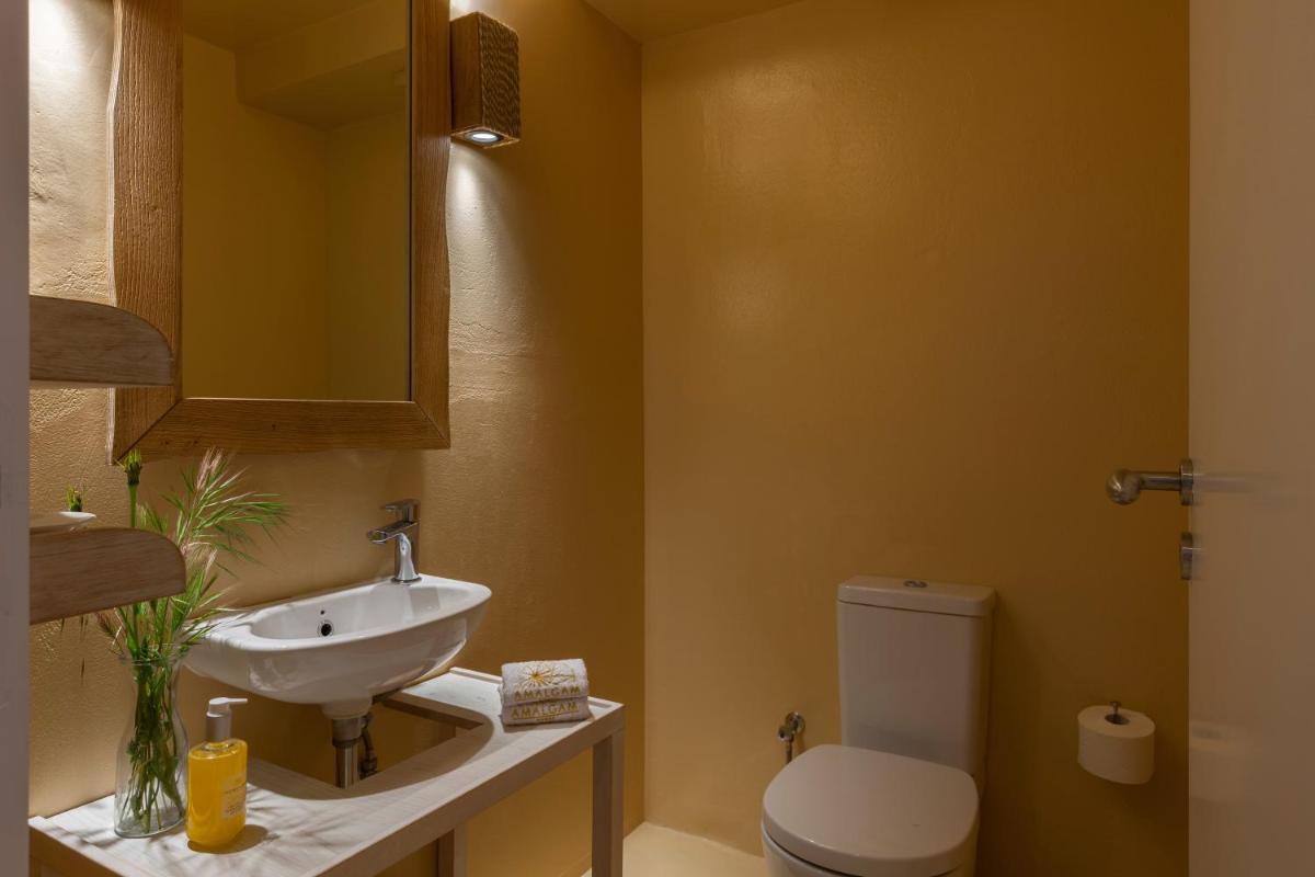 Amalgam Homes Paros