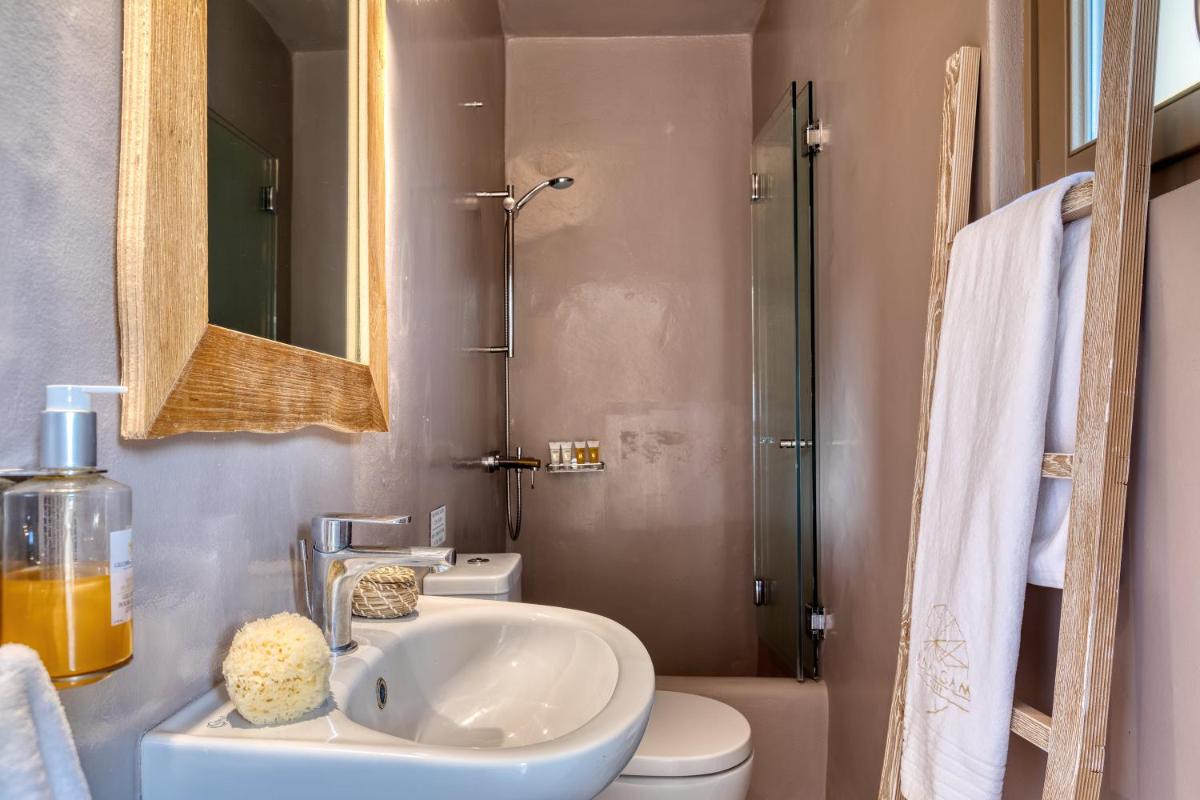 Amalgam Homes Paros