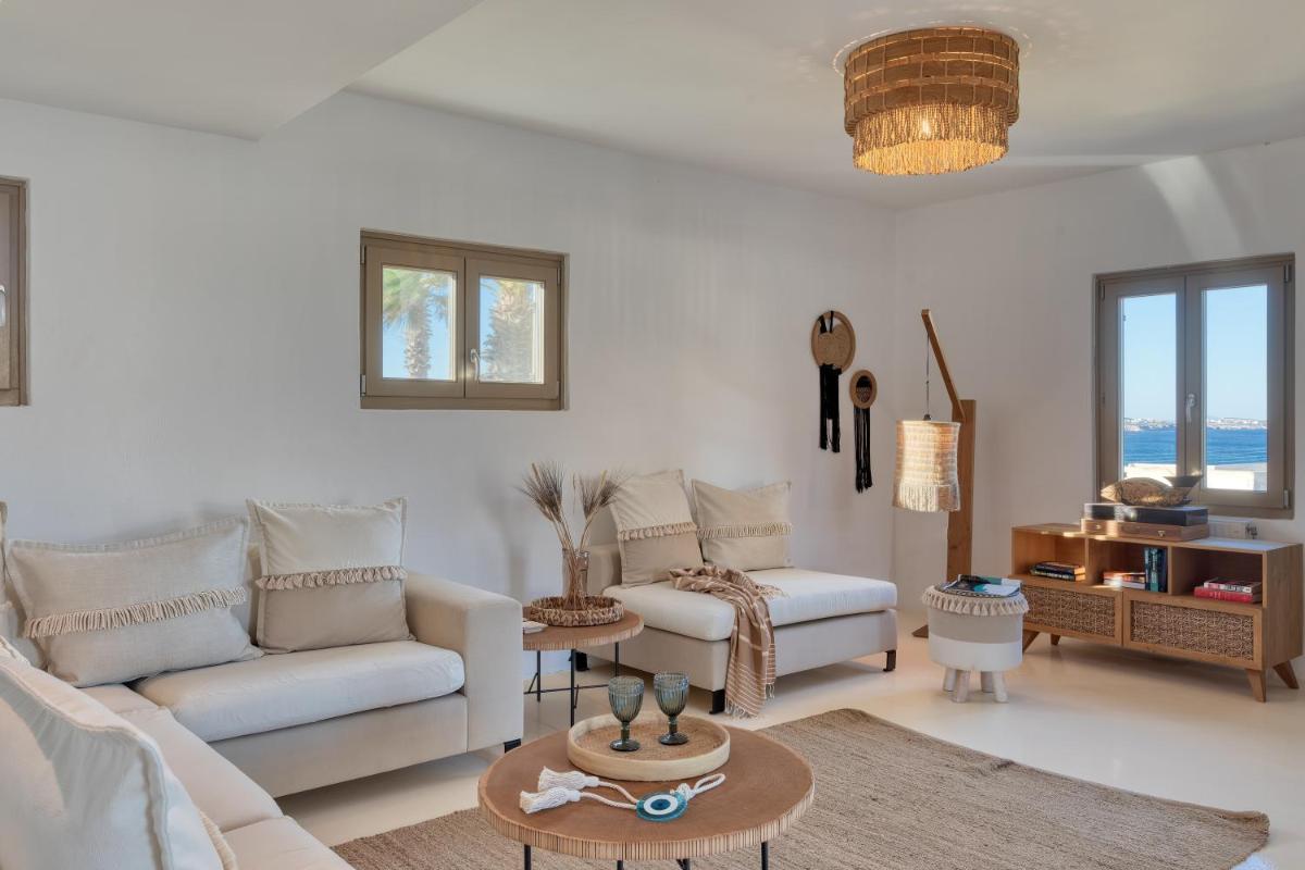 Amalgam Homes Paros