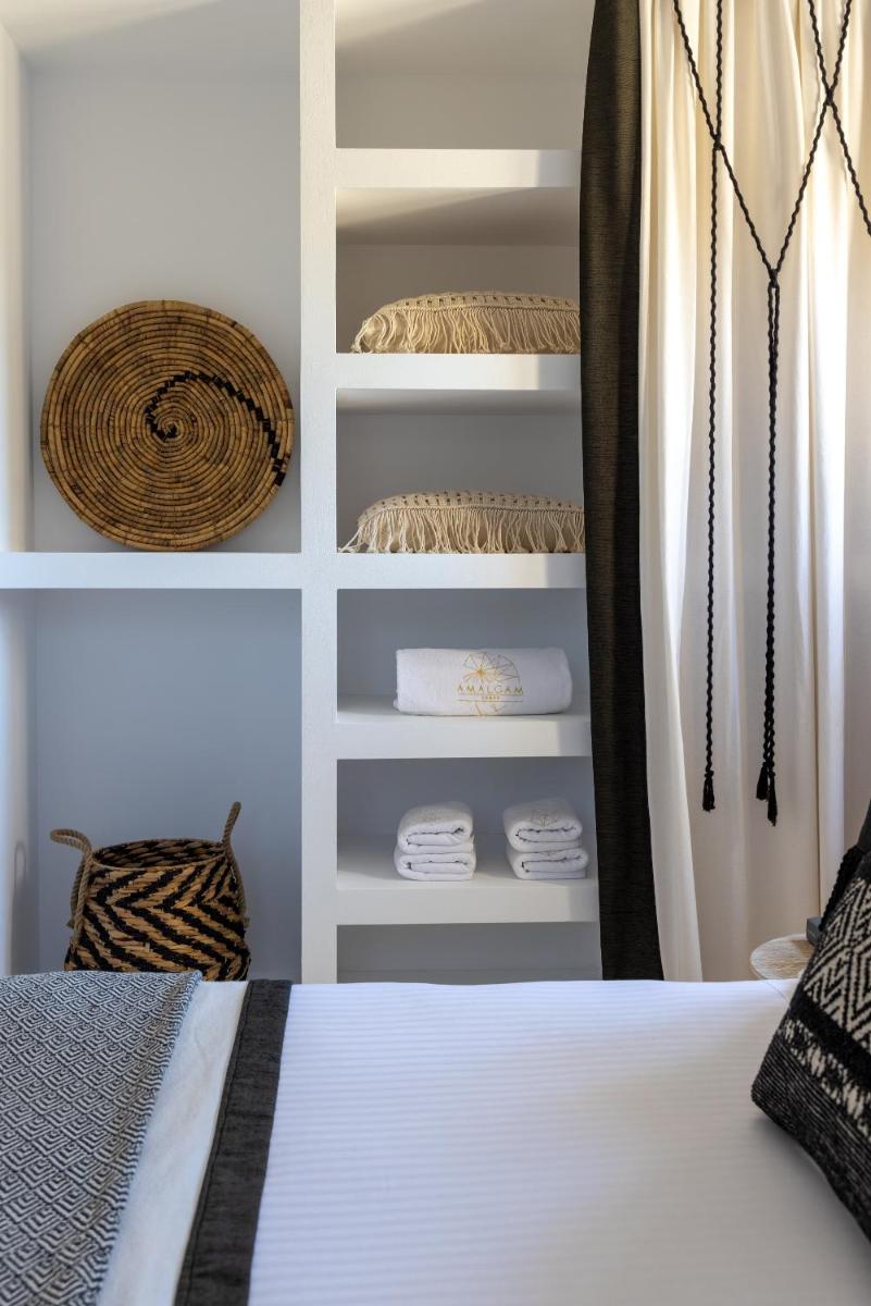 Amalgam Homes Paros