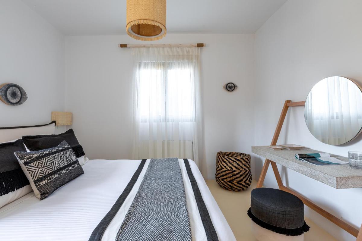 Amalgam Homes Paros