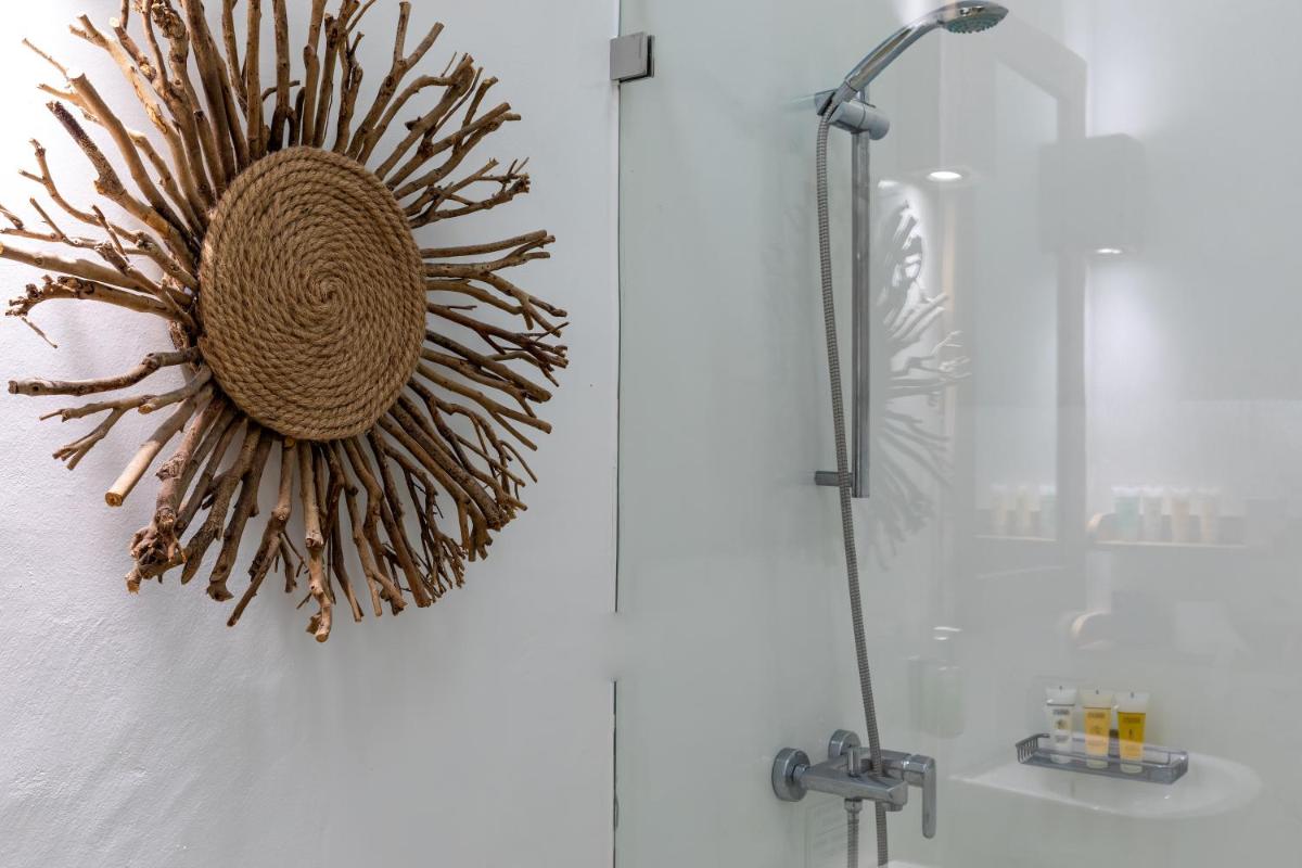 Amalgam Homes Paros