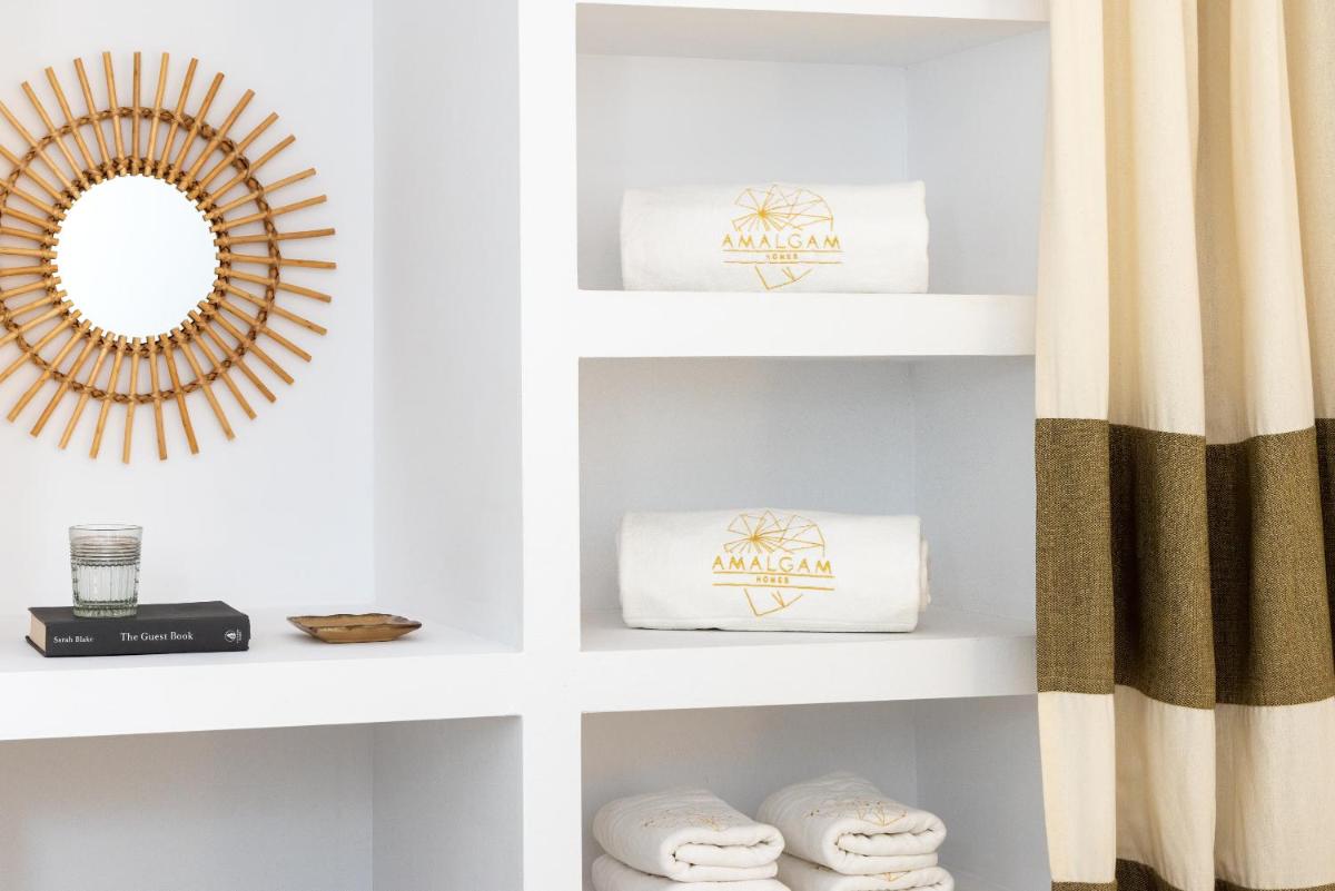 Amalgam Homes Paros