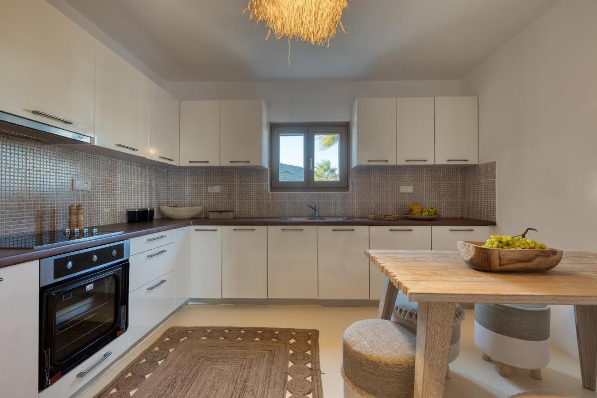 Amalgam Homes Paros