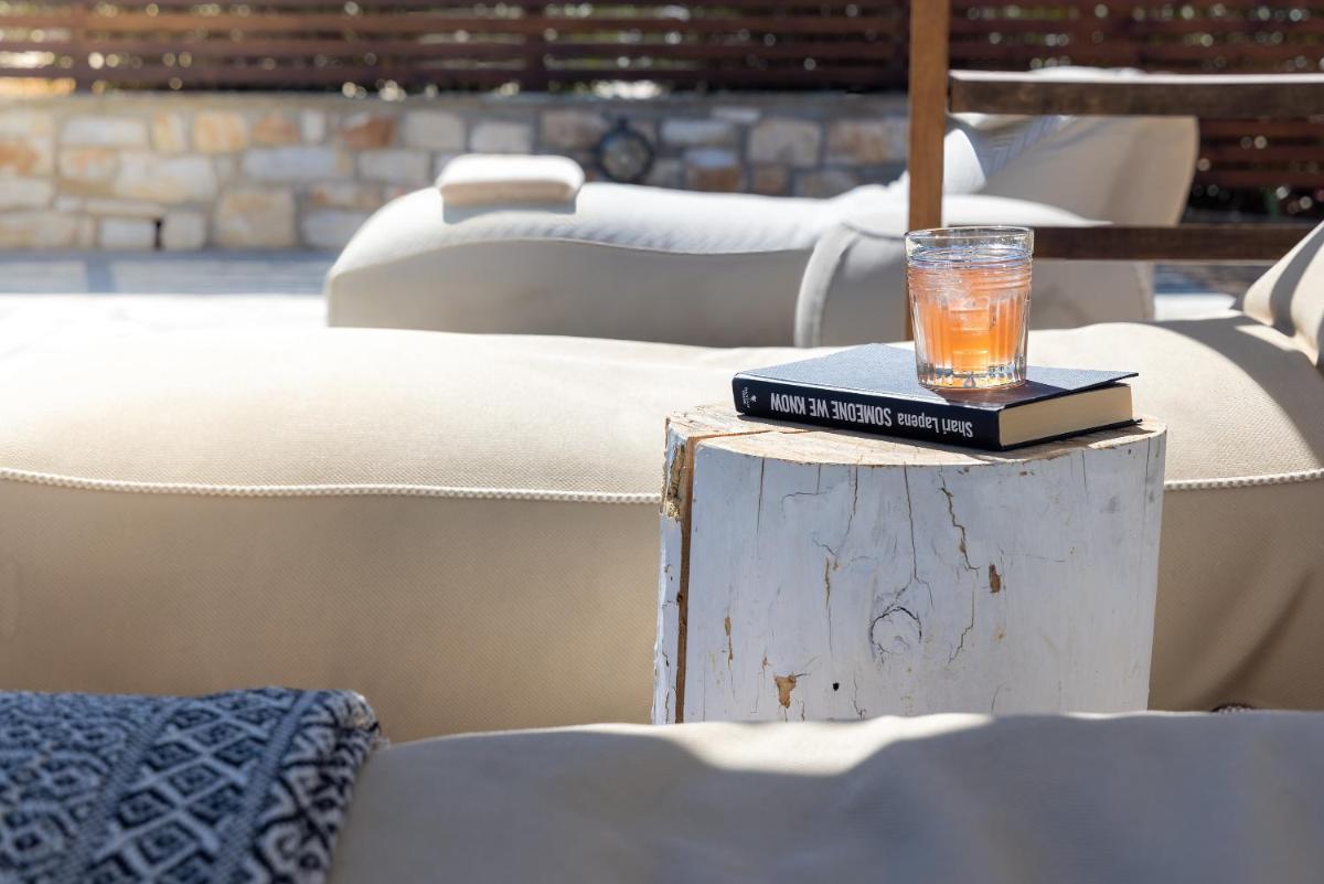 Amalgam Homes Paros