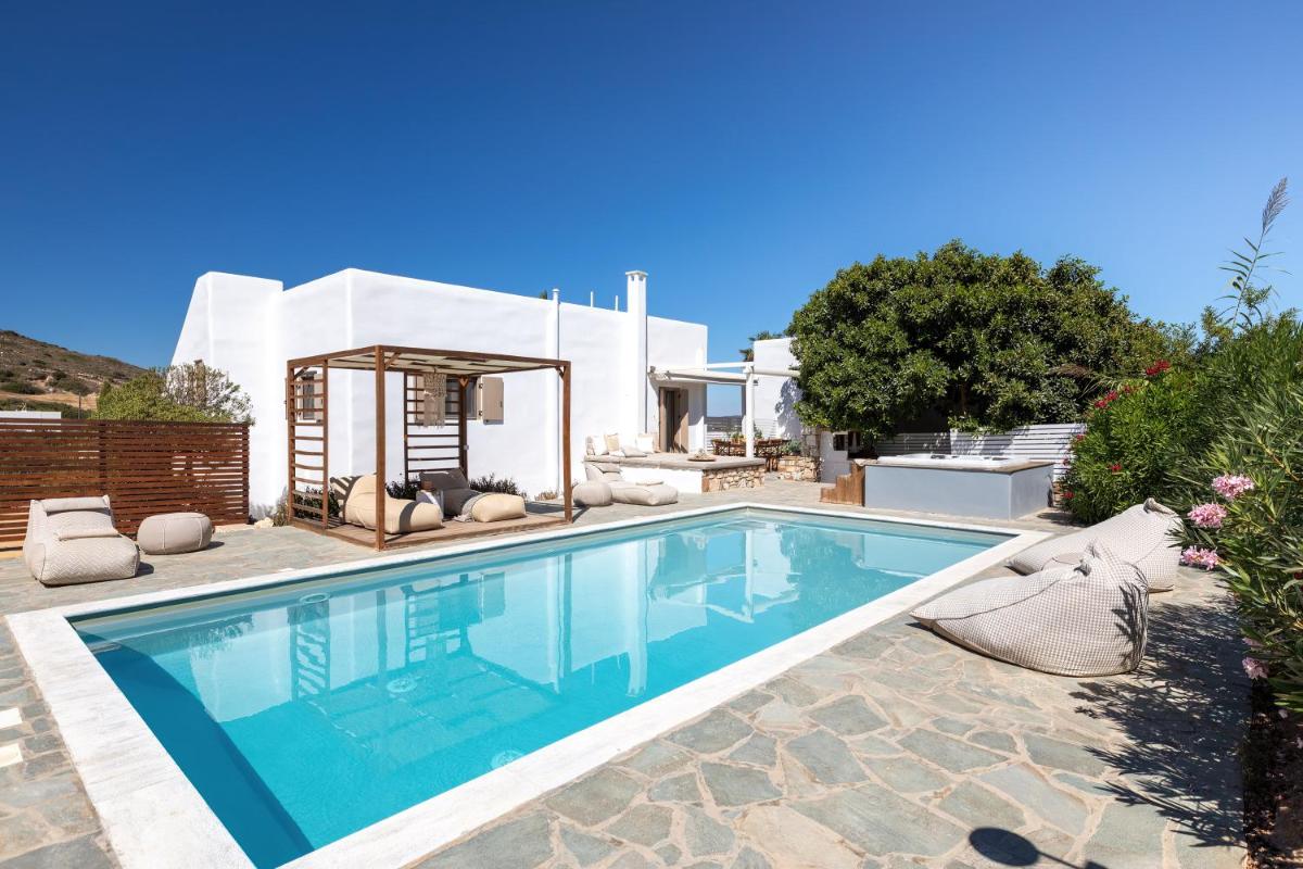 Amalgam Homes Paros