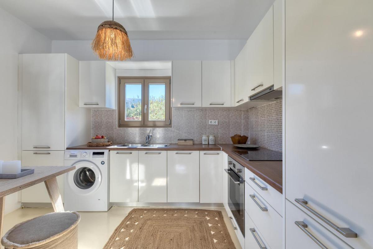 Amalgam Homes Paros