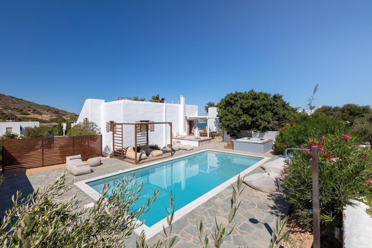 Amalgam Homes Paros