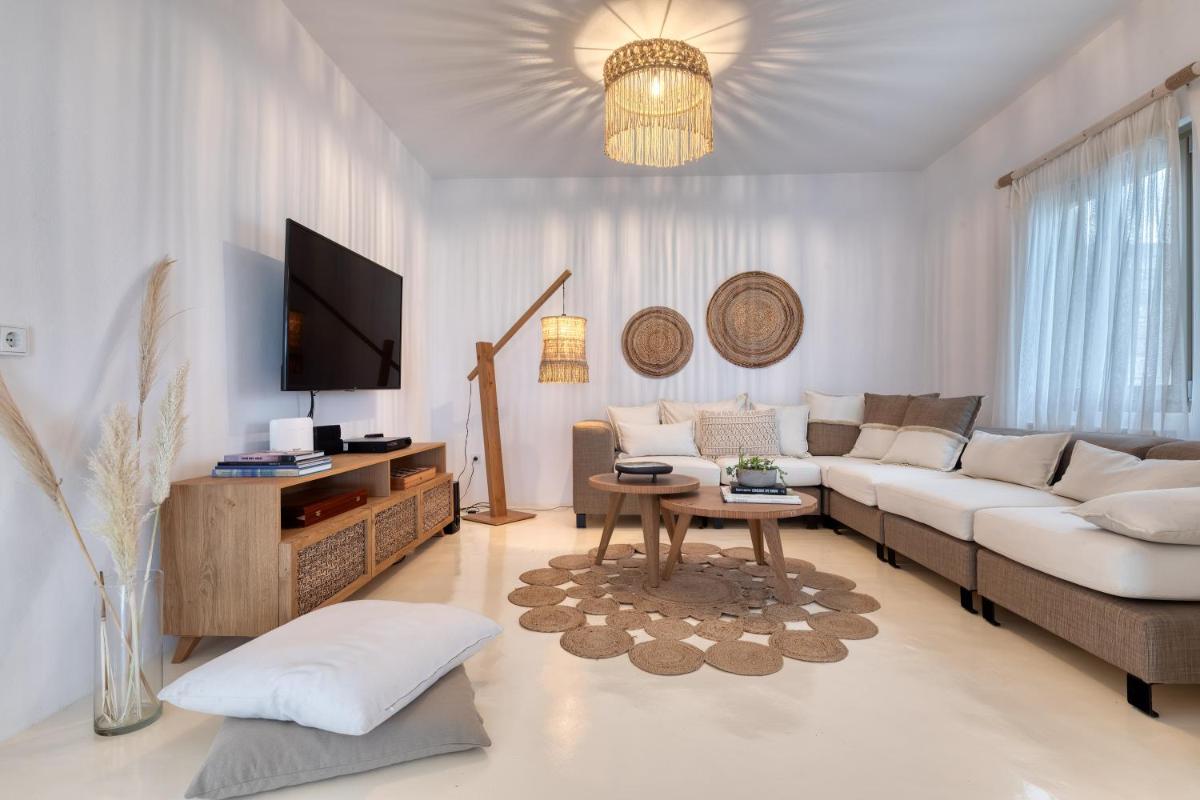 Amalgam Homes Paros
