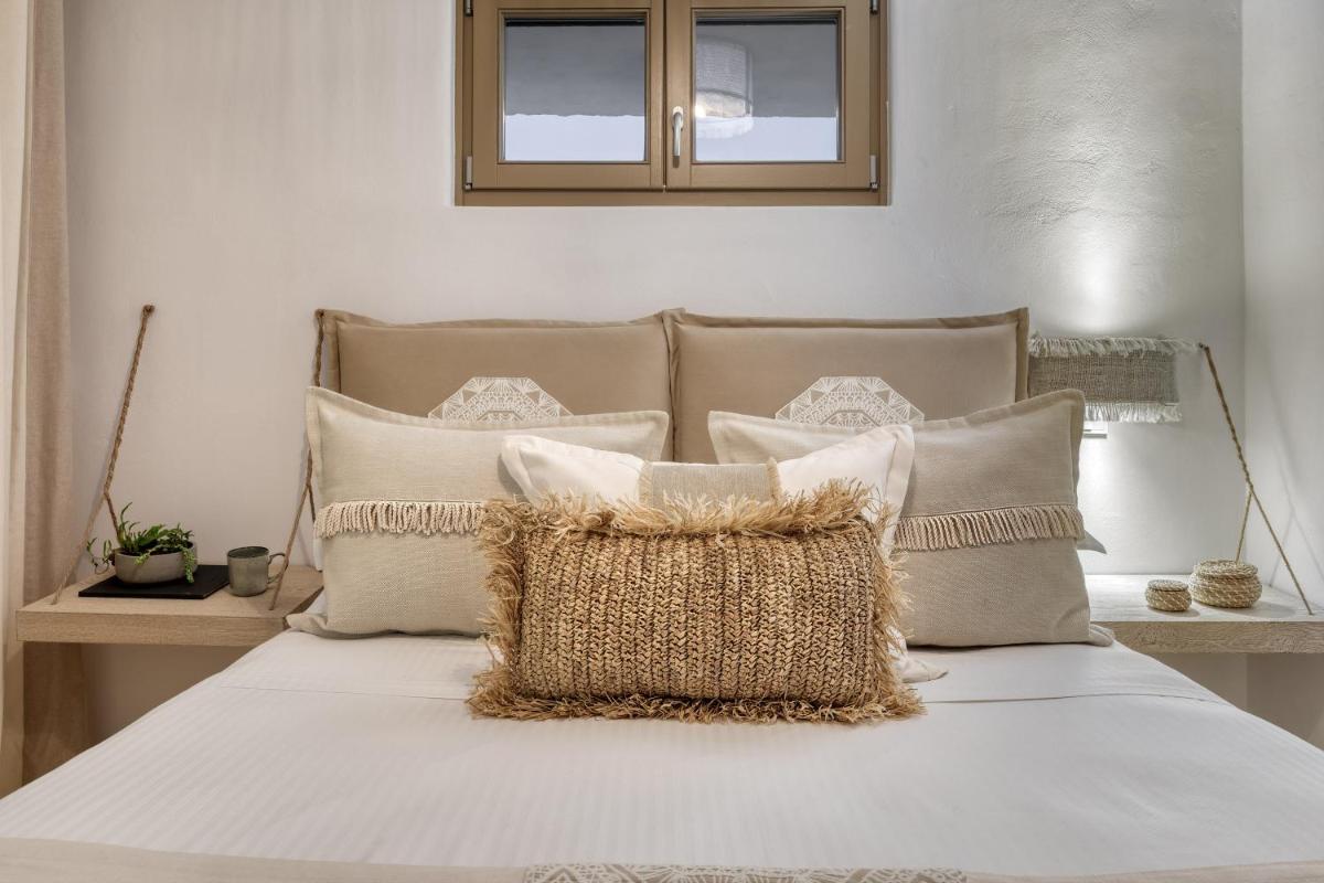 Amalgam Homes Paros