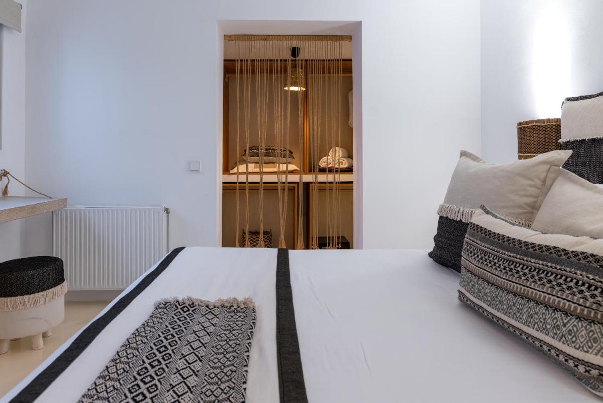 Amalgam Homes Paros