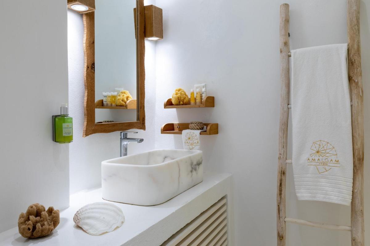 Amalgam Homes Paros