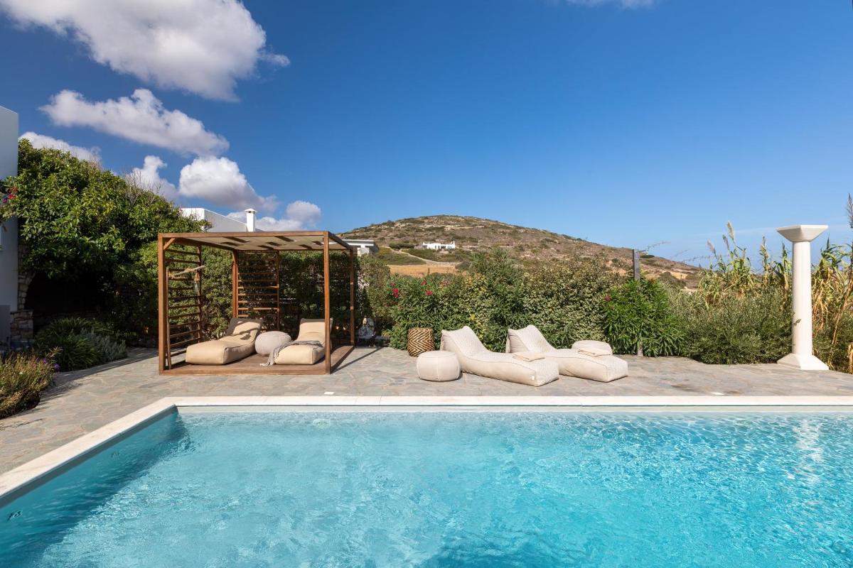 Amalgam Homes Paros