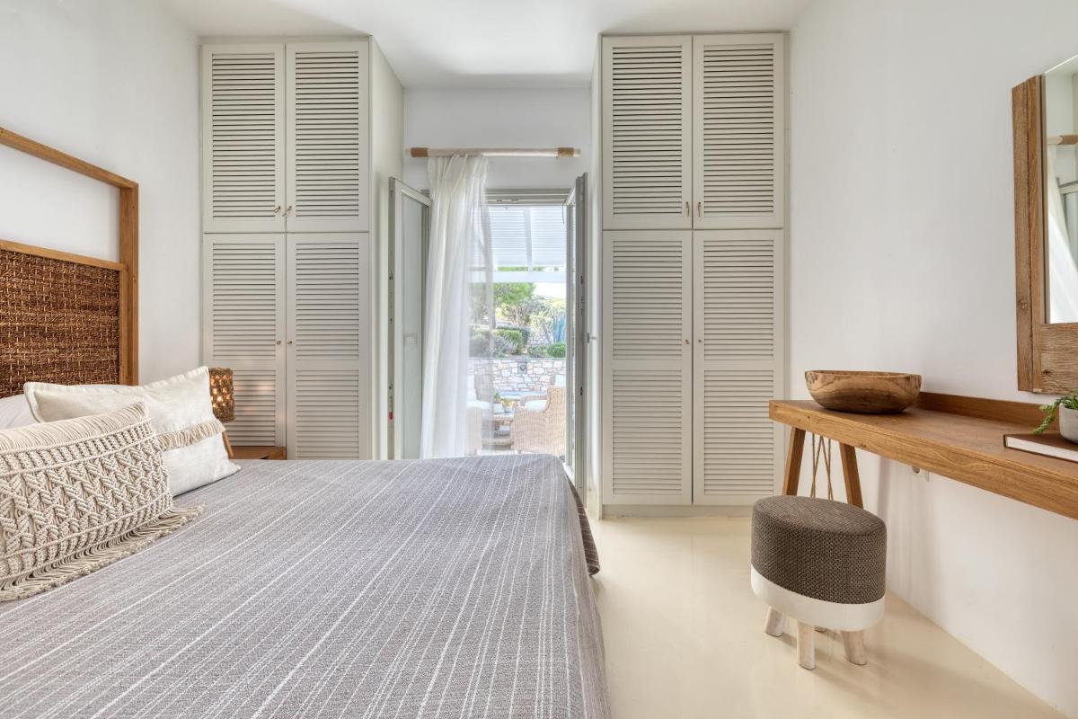 Amalgam Homes Paros